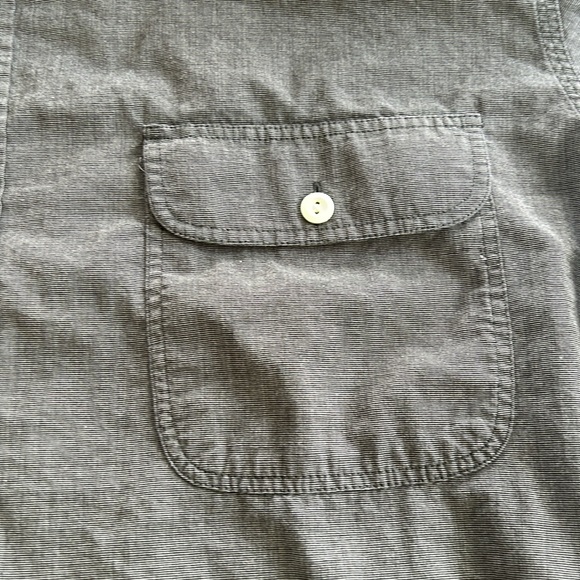 CHAPS brand gray long sleeve shirt. Casual style button down. Size XL. - Picture 3 of 6